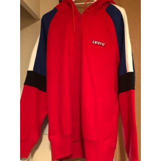 リーバイス(Levi's)のリーバイス パーカー 新品 タグ付き 赤(パーカー)