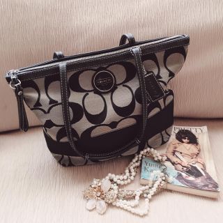 コーチ(COACH)の正規COACH＊ブラックグレーのバッグ＊(トートバッグ)