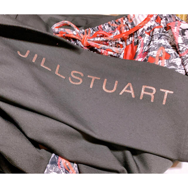 JILLSTUART(ジルスチュアート)の【新品未使用】ジルスチュアート　ヨガウェア　レギンスセット スポーツ/アウトドアのトレーニング/エクササイズ(ヨガ)の商品写真