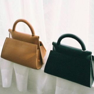 アメリヴィンテージ(Ameri VINTAGE)の【専用】elleme エレメ　キャメル　ハンドバッグ　ショルダー(ショルダーバッグ)