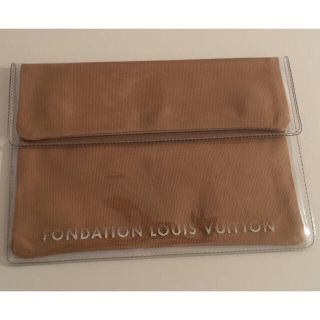 ルイヴィトン(LOUIS VUITTON)の【やよい様専用】ルイヴィトン美術館 パリ限定 クラッチバック ケース２色セット(クラッチバッグ)