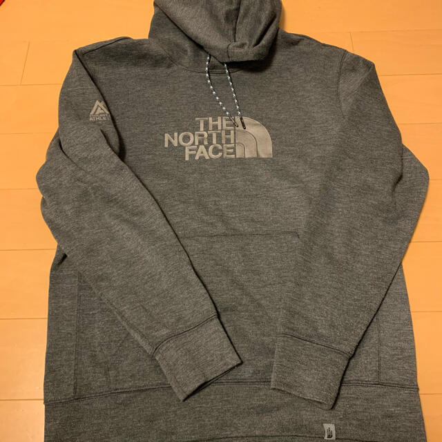 THE NORTH FACE(ザノースフェイス)の1日まで専用 メンズのトップス(パーカー)の商品写真