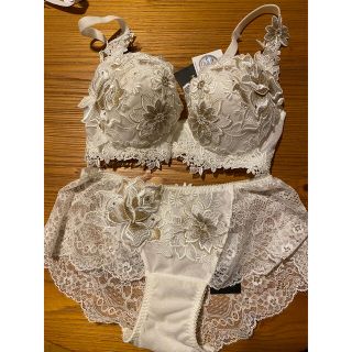 ☆ころん様専用☆ワコールサルート 店舗限定 D70-