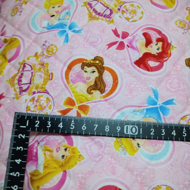 Disney(ディズニー)のディズニープリンセス キルト生地 キルティング ピンク色 バシャ ハンドメイドの素材/材料(生地/糸)の商品写真
