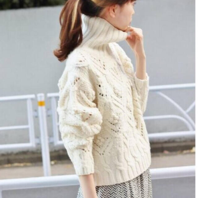 IENA(イエナ)の18AW IENA HAND Berry柄ニット メンズのトップス(ニット/セーター)の商品写真