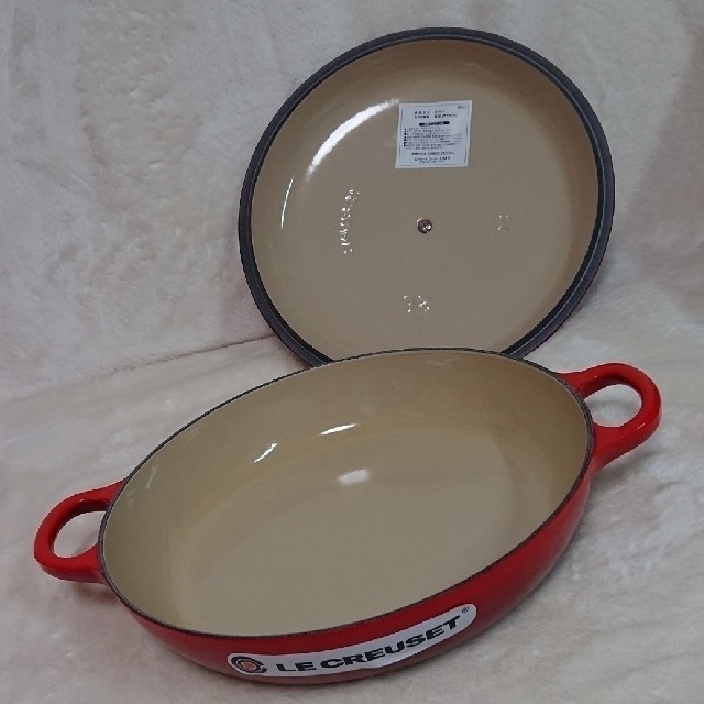 LE CREUSET(ルクルーゼ)のル・クルーゼ 26cm ビュッフェ キャセロール チェリー レッド インテリア/住まい/日用品のキッチン/食器(鍋/フライパン)の商品写真