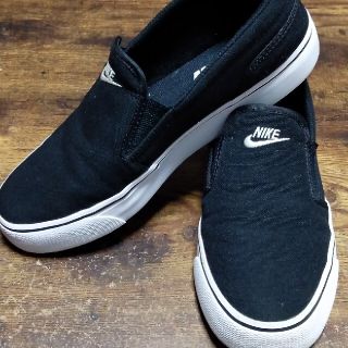 ナイキ(NIKE)のナイキ NIKE ウィメンズ　25 くろ(スニーカー)