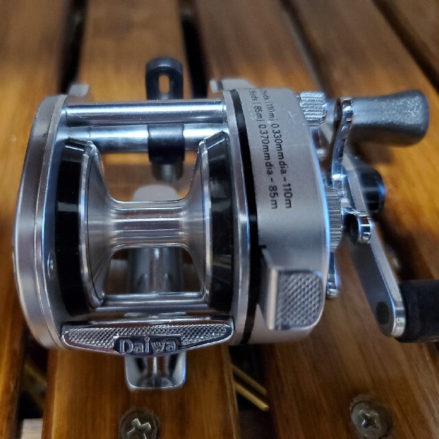 リール年末最終値引き ダイワ Daiwa ファントム ST-10 美品 