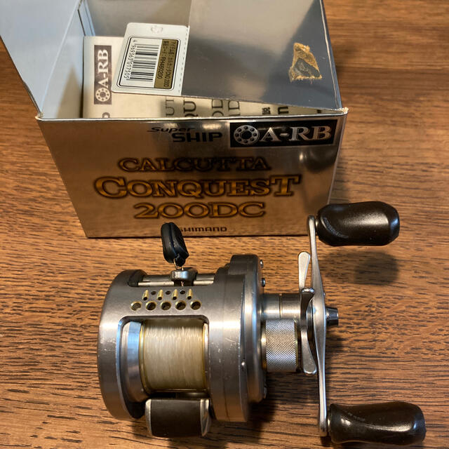 SHIMANO(シマノ)のカルカッタ　コンクエスト200DC  スポーツ/アウトドアのフィッシング(リール)の商品写真