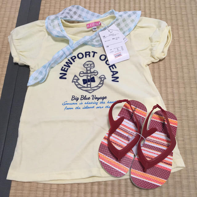 Old Navy(オールドネイビー)の新品☆マリン柄 Tシャツ ビーチサンダル キッズ/ベビー/マタニティのキッズ服女の子用(90cm~)(Tシャツ/カットソー)の商品写真