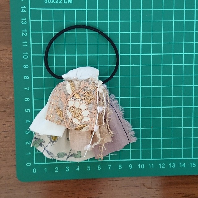 インド刺繍 MIX ハンドメイドヘアゴム ハンドメイドのアクセサリー(ヘアアクセサリー)の商品写真