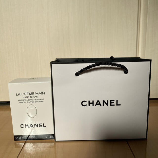 CHANEL(シャネル)のCHANEL シャネル ラ クレーム マン リッシュ  50ml 新品未使用 コスメ/美容のボディケア(ハンドクリーム)の商品写真