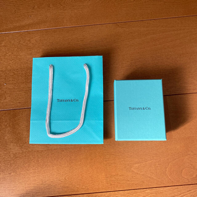 Tiffany & Co.(ティファニー)のティファニー　紙袋&箱 レディースのバッグ(ショップ袋)の商品写真