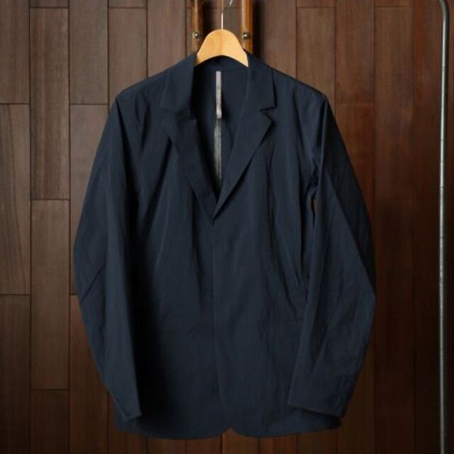 ARC'TERYX(アークテリクス)のArc'teryx Veilance Blazer LT Navy S メンズのジャケット/アウター(テーラードジャケット)の商品写真