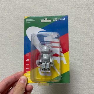 メディコムトイ(MEDICOM TOY)のBE@RBRICK NIKE SB 2020 WHITE 70%(その他)