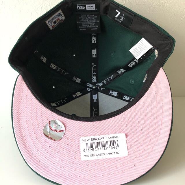 NEW ERA(ニューエラー)のNew Era Green 1/2 Cap ニューエラ ヤンキース ツバ裏ピンク メンズの帽子(キャップ)の商品写真