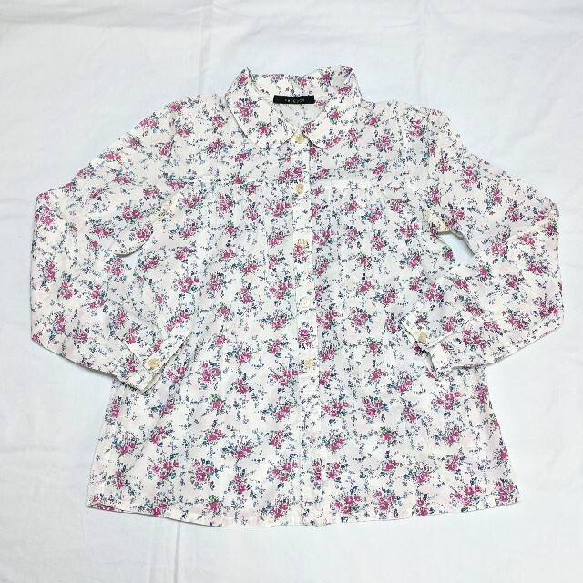 PAGEBOY(ページボーイ)のページボーイ PAGE BOY 花柄 プリント ブラウス ホワイト 白 レディースのトップス(Tシャツ(長袖/七分))の商品写真