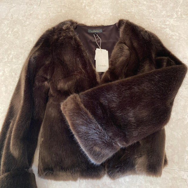 rienda(リエンダ)のSフレアスリーブ Faux Fur ショートコート レディースのジャケット/アウター(毛皮/ファーコート)の商品写真