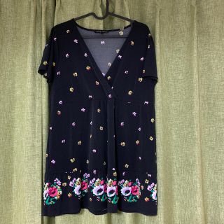 ローラアシュレイ(LAURA ASHLEY)のローラアシュレイVネックTシャツ(Tシャツ(半袖/袖なし))