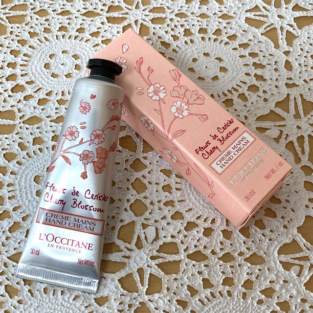 L'OCCITANE(ロクシタン)の【ロクシタン】チェリーブロッサム ソフトハンドクリーム コスメ/美容のボディケア(ハンドクリーム)の商品写真