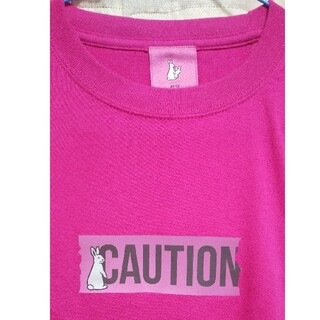 ヴァンキッシュ(VANQUISH)のFR2梅 CAUTION Tシャツ ピンク(Tシャツ/カットソー(半袖/袖なし))