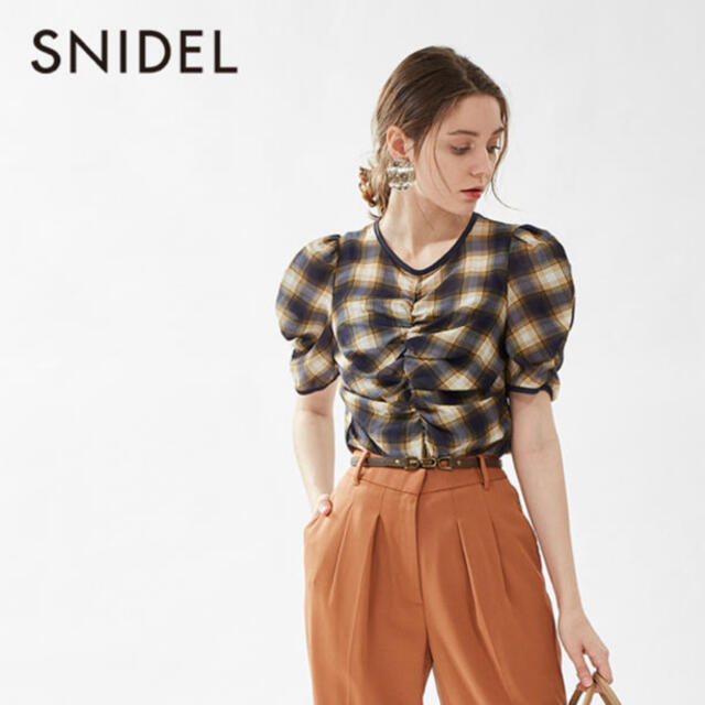 SNIDEL(スナイデル)のパフスリーブブラウス レディースのトップス(シャツ/ブラウス(半袖/袖なし))の商品写真