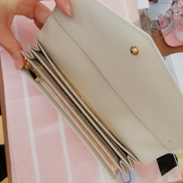 4℃(ヨンドシー)のルリア4℃　長財布　ピンク　未使用 レディースのファッション小物(財布)の商品写真