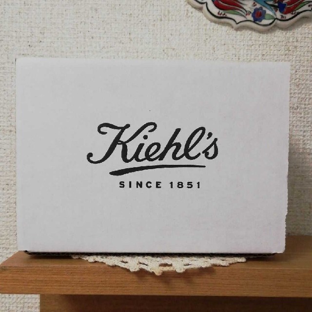 Kiehl's(キールズ)のキールズ　プレゼントボックス インテリア/住まい/日用品のオフィス用品(ラッピング/包装)の商品写真