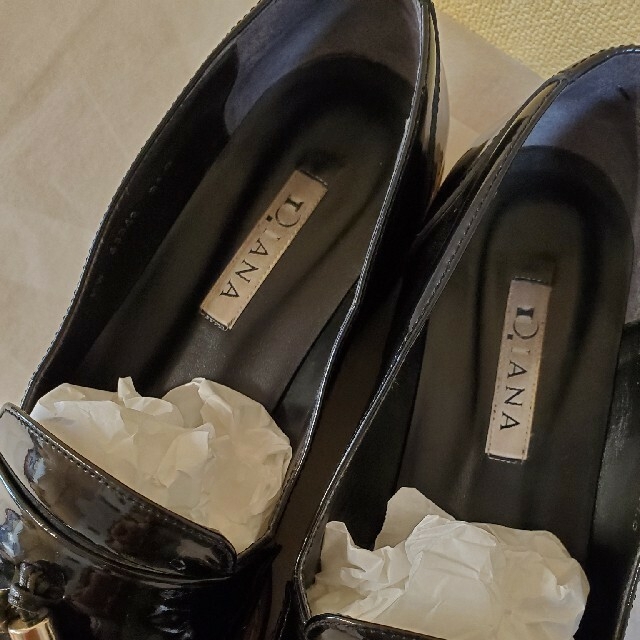 DIANA(ダイアナ)のDIANA　軽量ソールエナメルローファー レディースの靴/シューズ(ローファー/革靴)の商品写真