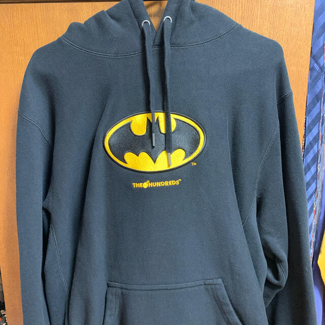 A BATHING APE(アベイシングエイプ)のthe hundreds x batman hoodie M メンズのトップス(パーカー)の商品写真