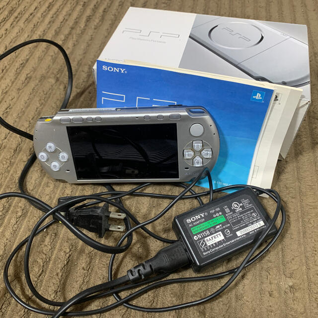 PlayStation Portable(プレイステーションポータブル)のPSP-3000MS箱付き バッテリー無し エンタメ/ホビーのゲームソフト/ゲーム機本体(携帯用ゲーム機本体)の商品写真