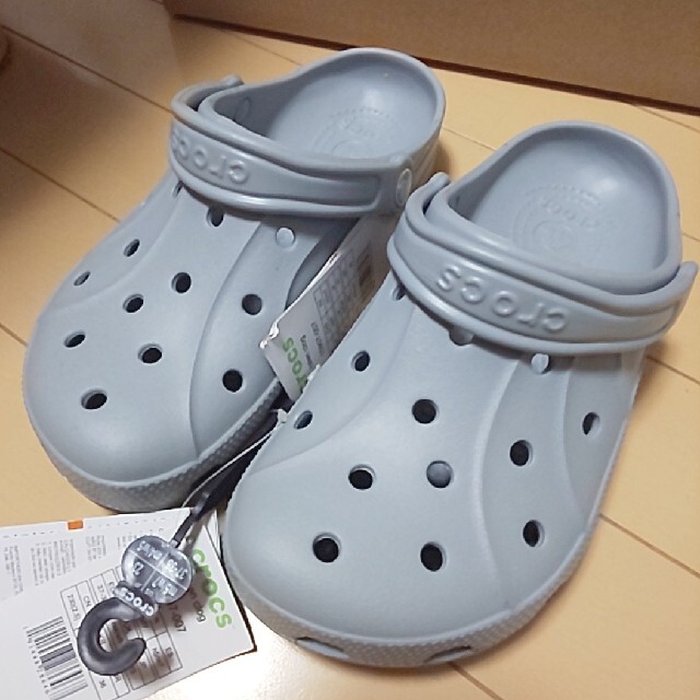 crocs(クロックス)の25日まで限定価格 crocs サンダル 23 メンズの靴/シューズ(サンダル)の商品写真