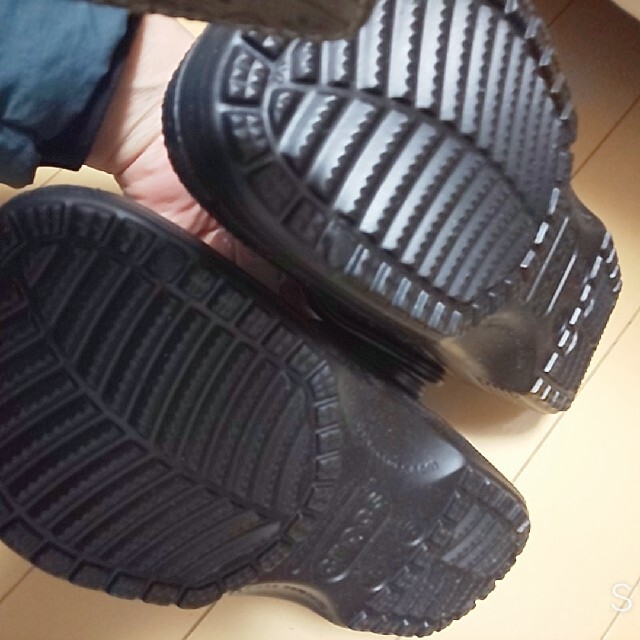 crocs(クロックス)のcrocs サンダル 22 ブラック キッズ/ベビー/マタニティのキッズ靴/シューズ(15cm~)(サンダル)の商品写真