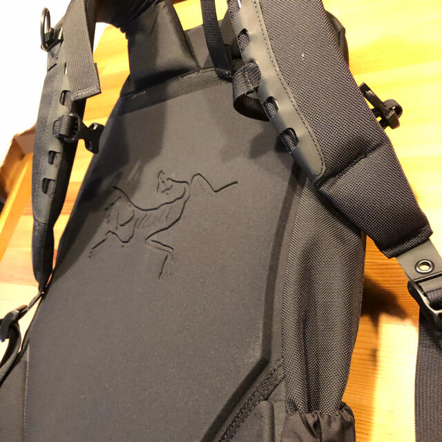 ARC'TERYX(アークテリクス)のArc'teryx Arro 22 Backpack/アークテリクス アロー22 メンズのバッグ(バッグパック/リュック)の商品写真