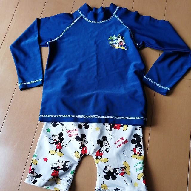 Disney(ディズニー)のミッキー水着100 キッズ/ベビー/マタニティのキッズ服男の子用(90cm~)(水着)の商品写真