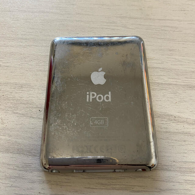 Apple(アップル)のiPod classic nano スマホ/家電/カメラのオーディオ機器(ポータブルプレーヤー)の商品写真