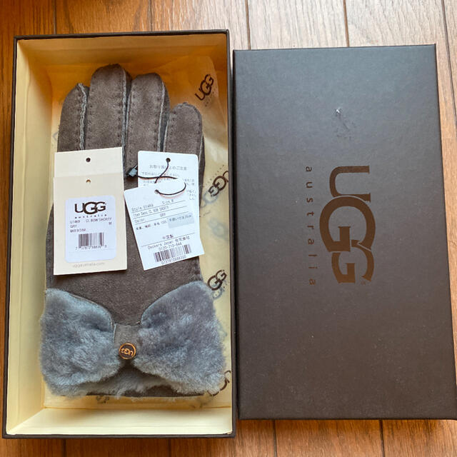 【美品】UGG シープスキン ターンボウ グローブ ブラック