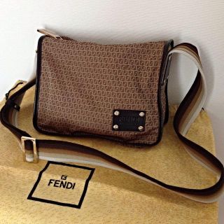 フェンディ(FENDI)の特価❤未使用❤フェンディショルダーバッグ(ショルダーバッグ)