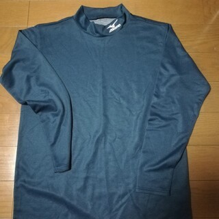 ミズノ(MIZUNO)のミズノ　紺色インナー　ブレスサーモ(アンダーシャツ/防寒インナー)