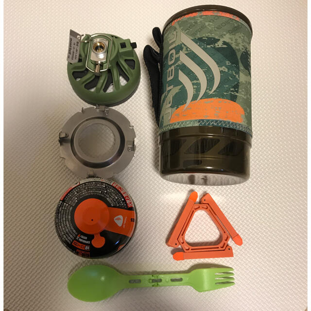 JETBOIL(ジェットボイル)のJETBOIL FLASH(専用ガス+折り畳みスプーンフォーク付き) スポーツ/アウトドアのアウトドア(登山用品)の商品写真