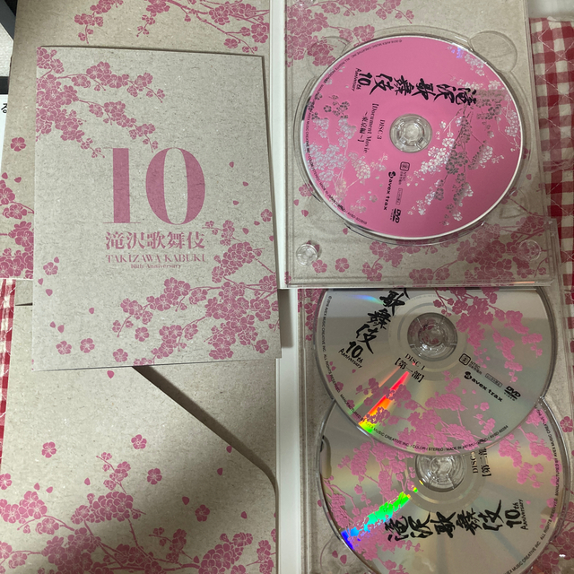 Johnny's(ジャニーズ)の滝沢歌舞伎10th　Anniversary（日本盤） DVD エンタメ/ホビーのDVD/ブルーレイ(ミュージック)の商品写真