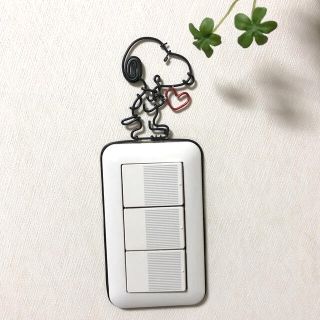 スヌーピー(SNOOPY)のハンドメイド　スヌーピー　スイッチカバー　ワイヤークラフト (インテリア雑貨)