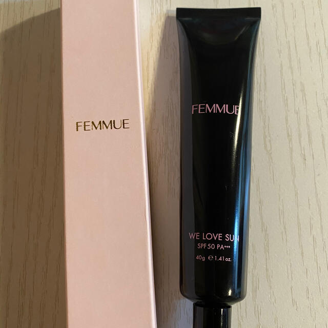 Cosme Kitchen(コスメキッチン)のfemmue ファミュ　化粧下地　トーンアップUVクリーム　コスメキッチン韓国 コスメ/美容のベースメイク/化粧品(化粧下地)の商品写真