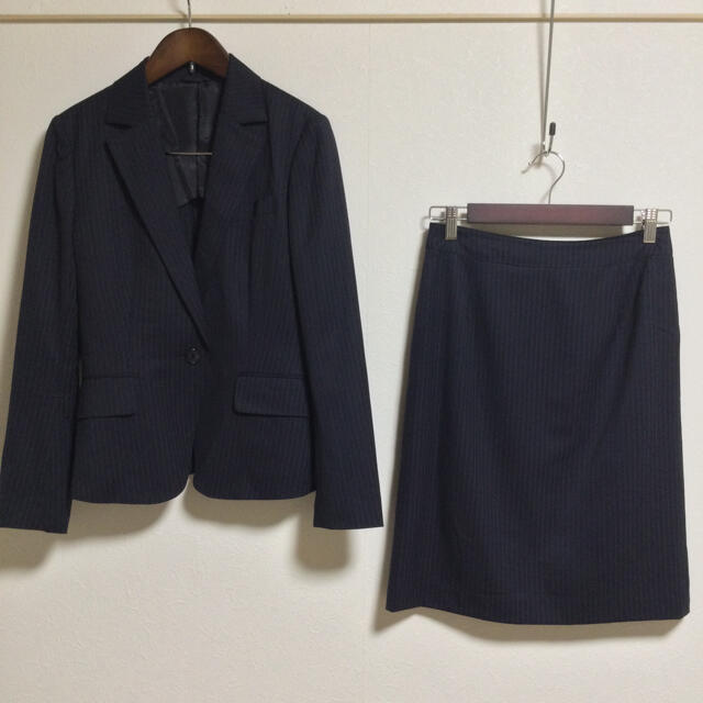 THE SUIT COMPANY(スーツカンパニー)の【超美品】スーツカンパニー スカートスーツ 40 濃紺 OL ビジネス 新入社員 レディースのフォーマル/ドレス(スーツ)の商品写真