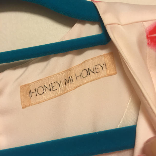 Honey mi Honey(ハニーミーハニー)のリップ柄ワンピース レディースのワンピース(ミニワンピース)の商品写真