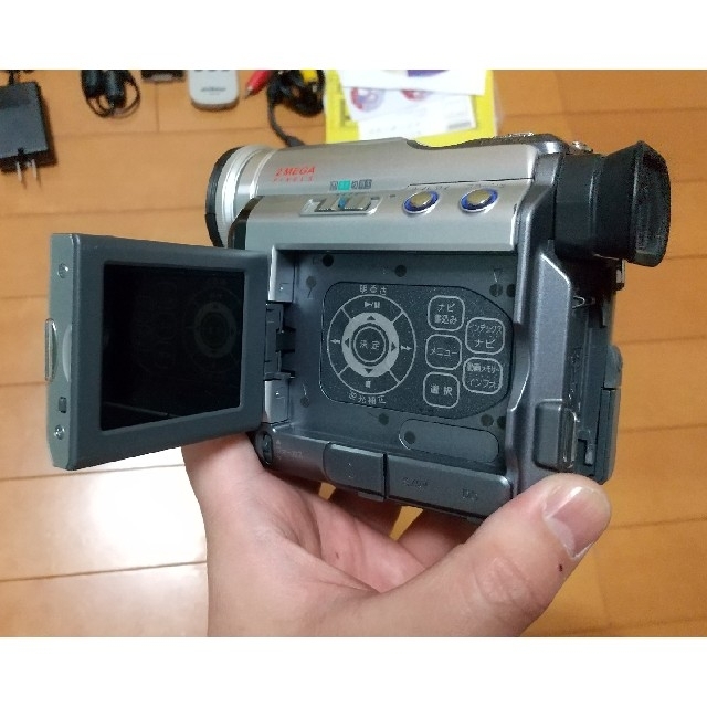 【超安い】 Victor - Victor・JVC デジタルビデオカメラ GR-DZ7(ショルダー ビデオカメラ