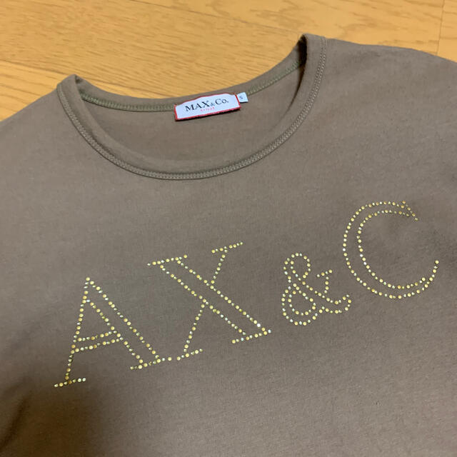 Max & Co.(マックスアンドコー)のMAX&Co. ロゴTシャツ　スタッズ レディースのトップス(Tシャツ(半袖/袖なし))の商品写真