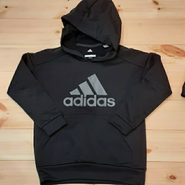 adidas(アディダス)のadidas　パーカー　130 cm① キッズ/ベビー/マタニティのキッズ服男の子用(90cm~)(その他)の商品写真