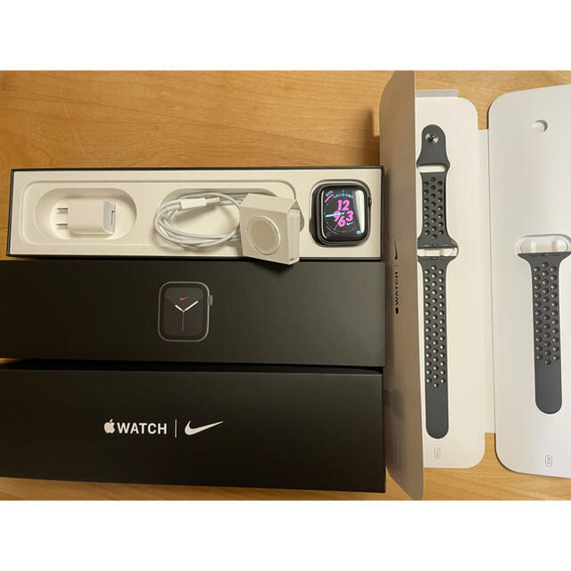 Apple Watch5 NIKE 44mm セルラー【美品】腕時計(デジタル)