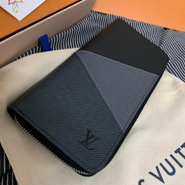 LOUIS VUITTON - 【日本限定】入荷待ち‼️ジッピーウォレットM30731の ...